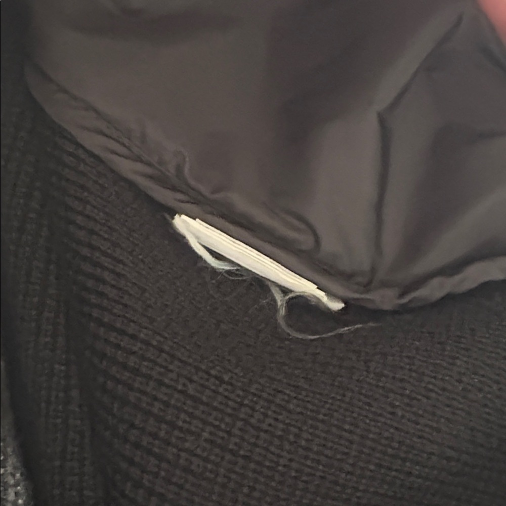 Men’s Canada Goose HyBridge knit jacket. - Picture 10 of 15